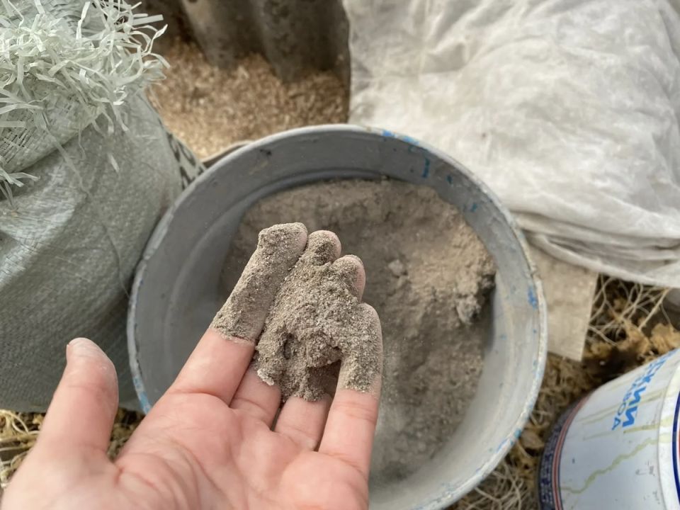 Когда зола в почву не пойдет: важные моменты для огородников