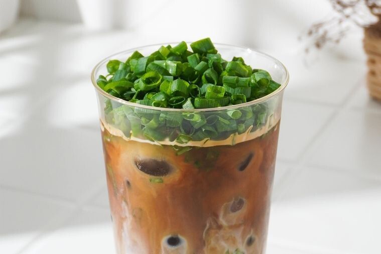 Луковый латте: новый кофейный тренд, завоевавший TikTok